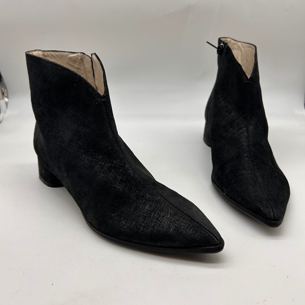 Amalfi by Rangoni Firenze Black Textured Leather Ankle Boots Pointed Toe 9M